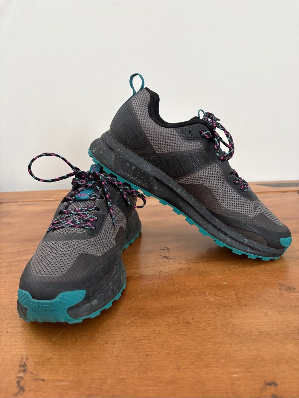 Kuru Atom Women's Trail Sneakers Size 9